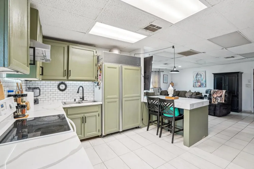 2154 Riviera Court Thermal, CA 92274