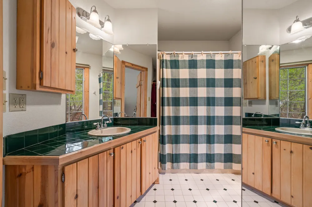 30 Briarwood Trail New Buffalo, MI 49117