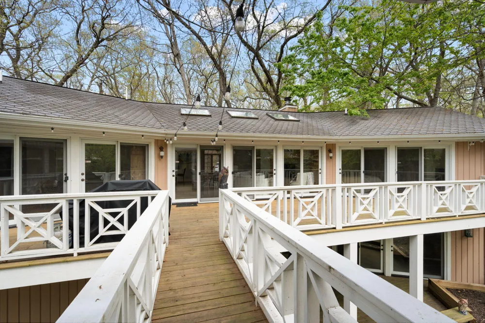 30 Briarwood Trail New Buffalo, MI 49117
