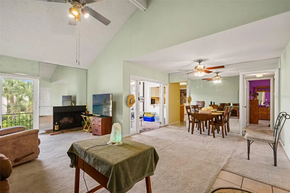 4138 PINELAKE LANE #201 Tampa, FL 33618