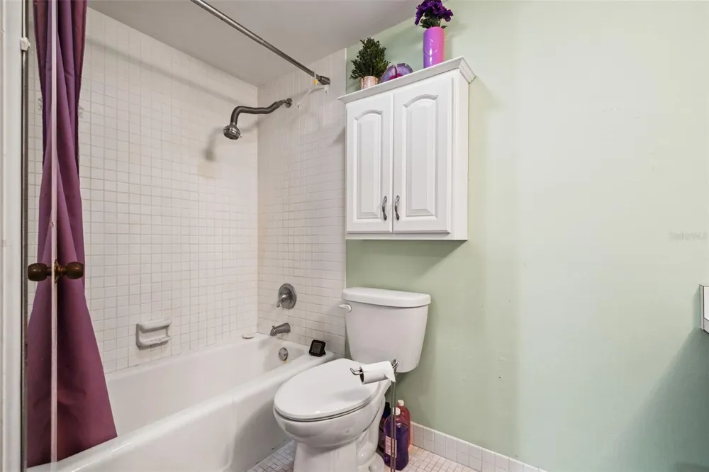 4138 PINELAKE LANE #201 Tampa, FL 33618