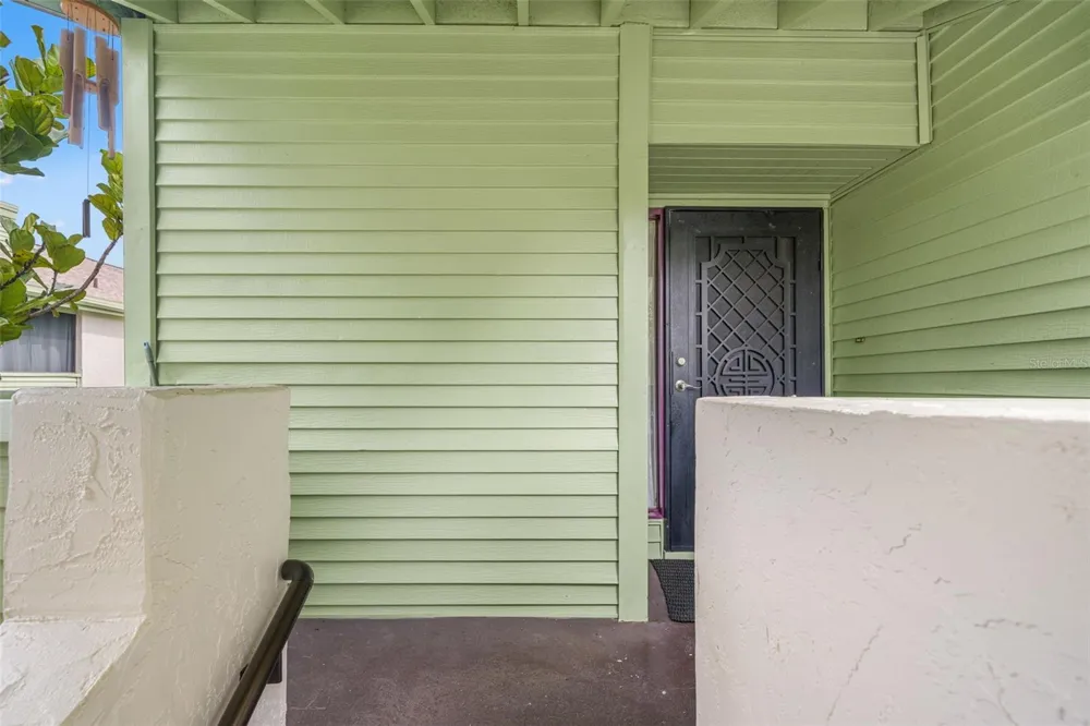 4138 PINELAKE LANE #201 Tampa, FL 33618