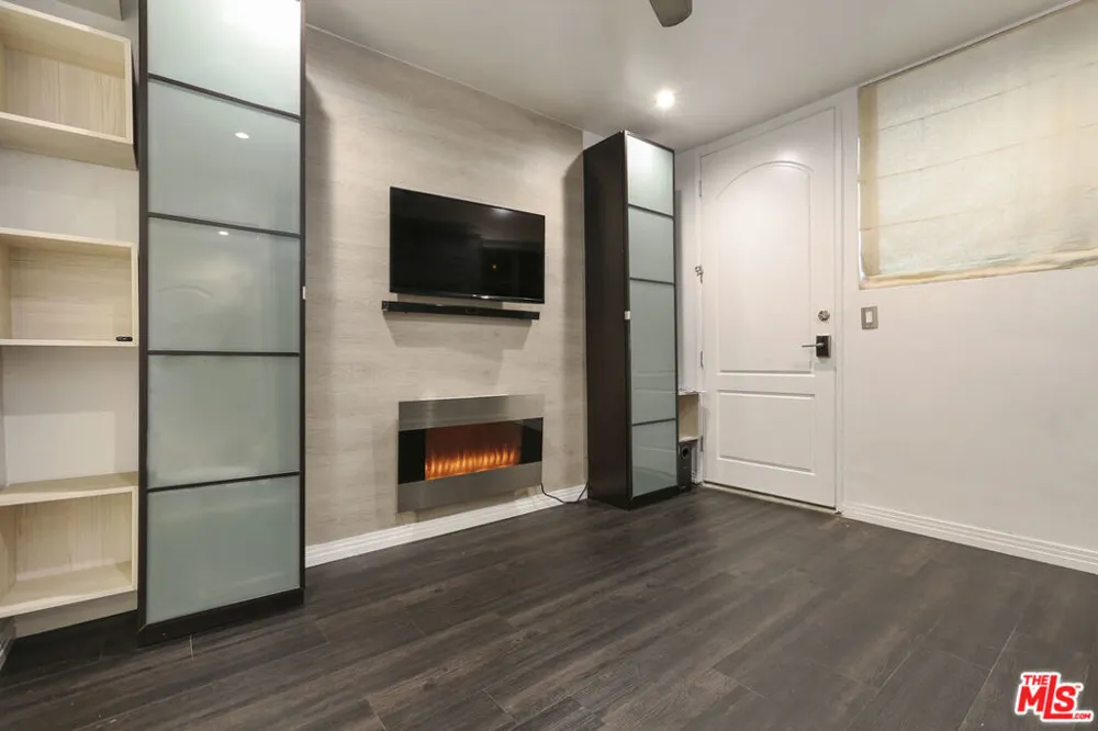 472 Rosecrans Avenue Manhattan Beach, CA 90266
