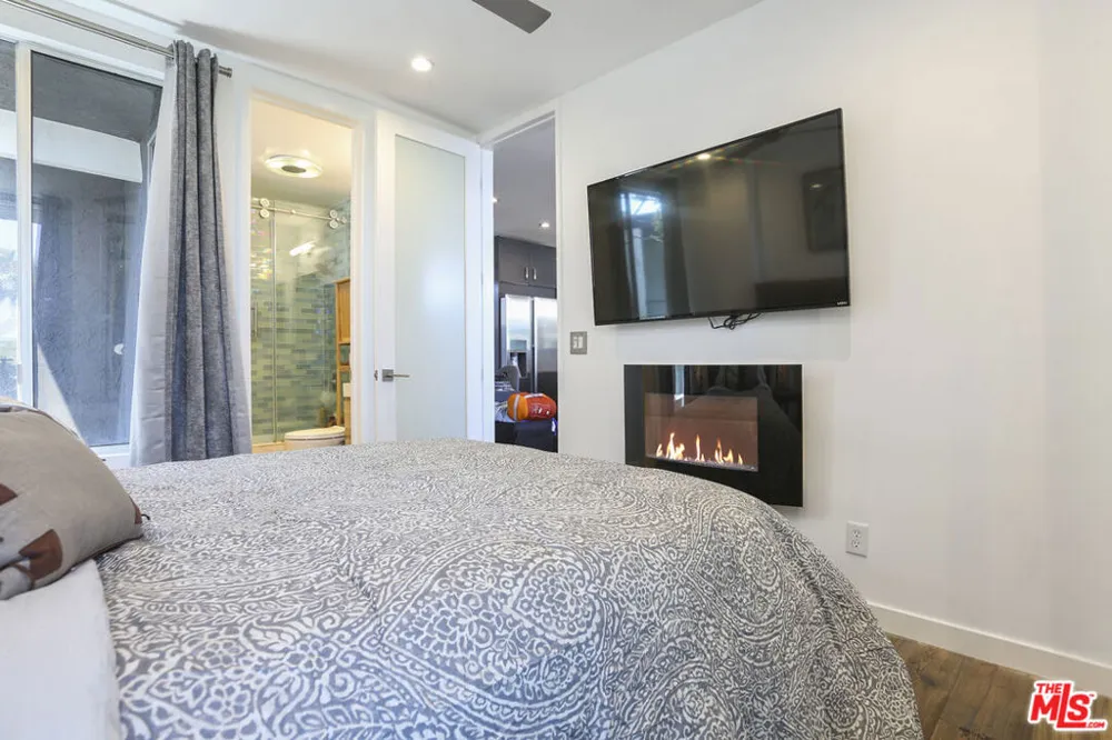 472 Rosecrans Avenue Manhattan Beach, CA 90266