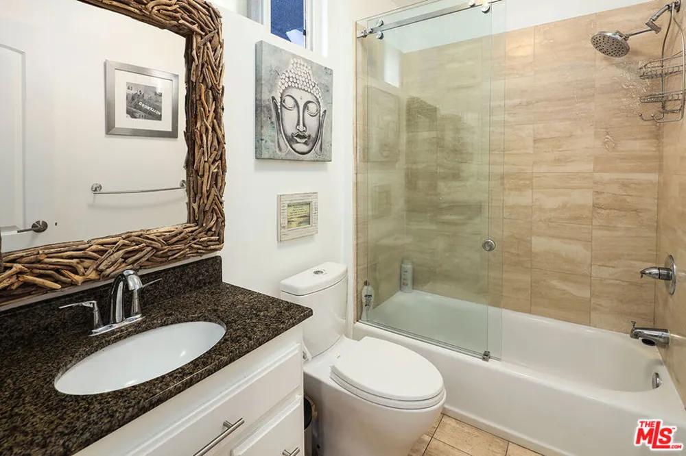472 Rosecrans Avenue Manhattan Beach, CA 90266