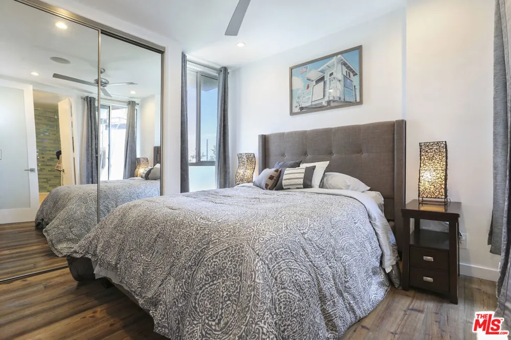 472 Rosecrans Avenue Manhattan Beach, CA 90266