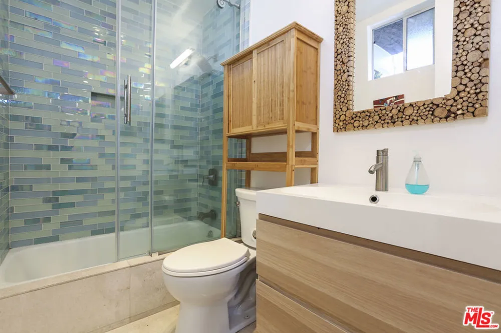 472 Rosecrans Avenue Manhattan Beach, CA 90266