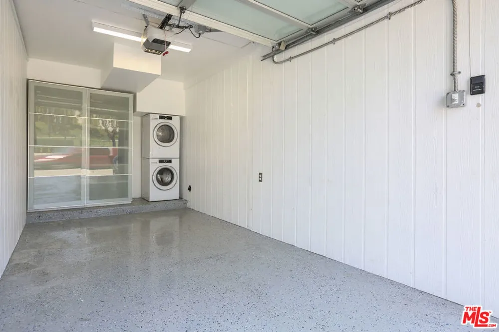 472 Rosecrans Avenue Manhattan Beach, CA 90266