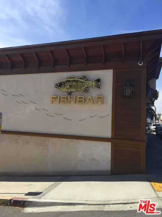 472 Rosecrans Avenue Manhattan Beach, CA 90266