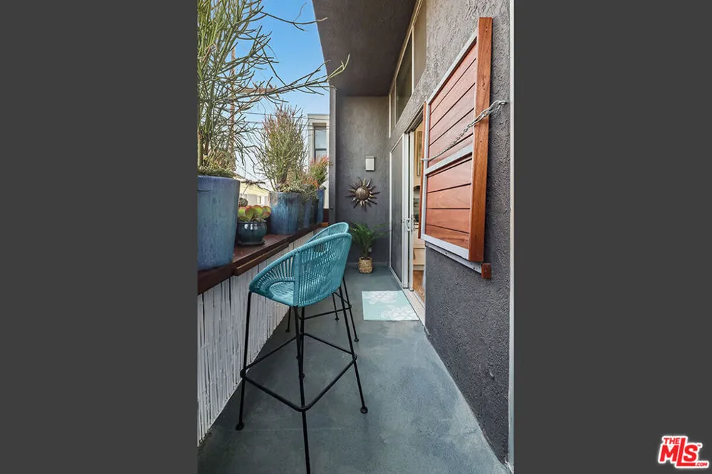 472 Rosecrans Avenue Manhattan Beach, CA 90266