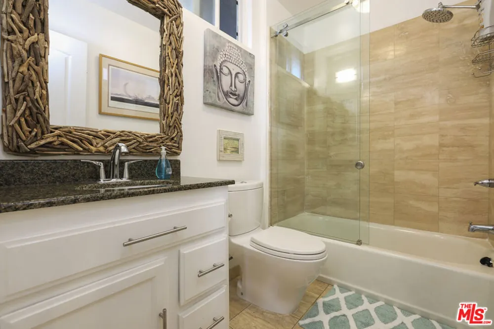 472 Rosecrans Avenue Manhattan Beach, CA 90266