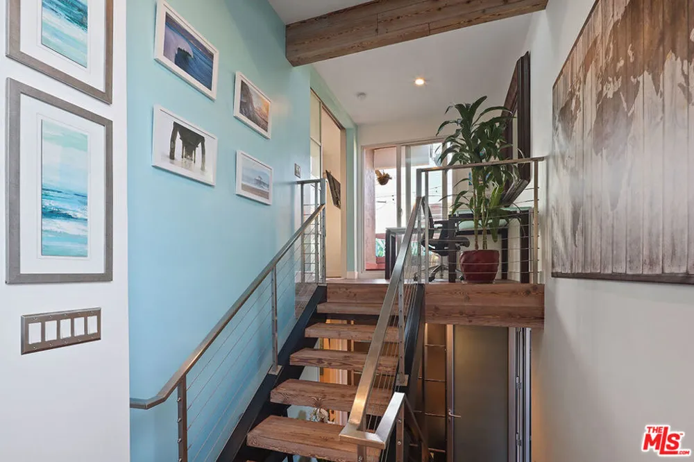 472 Rosecrans Avenue Manhattan Beach, CA 90266