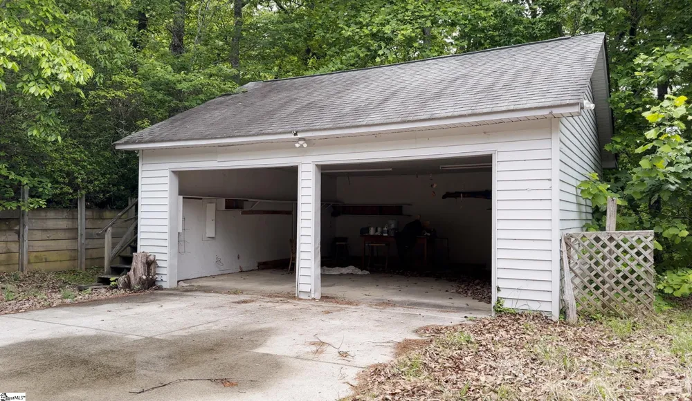 296 Long Mountain Road Pickens, SC 29671