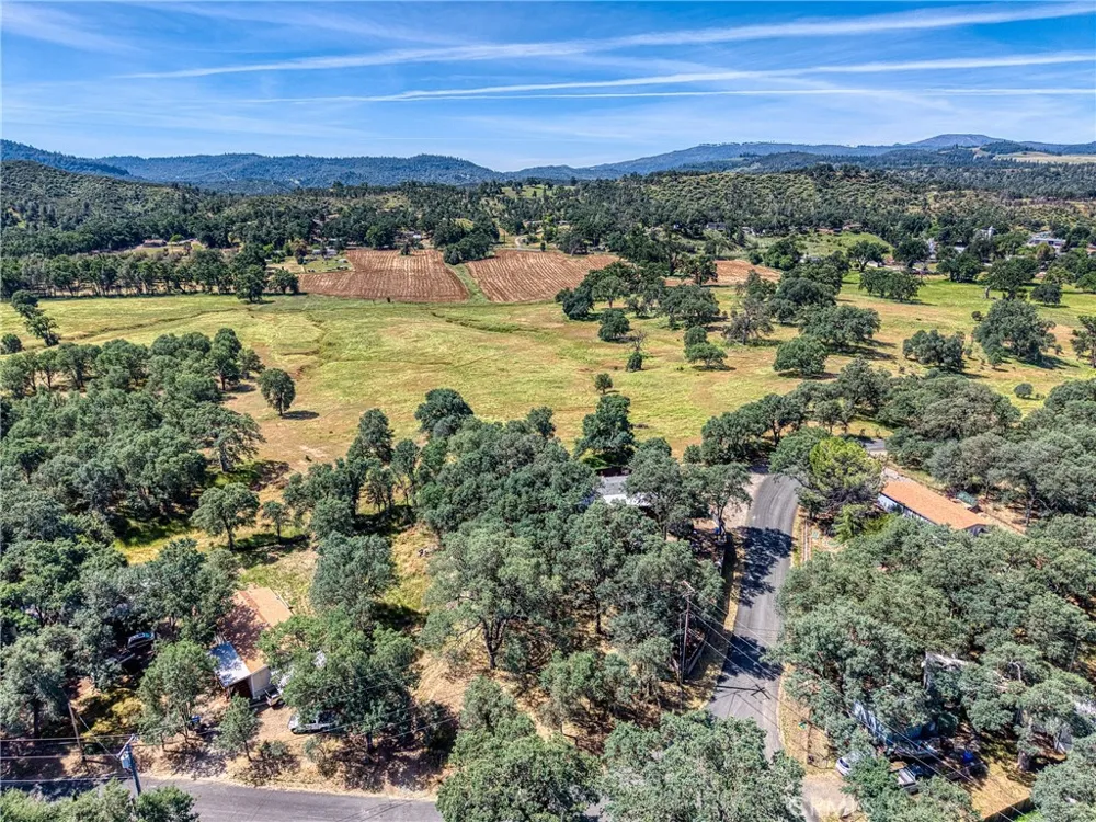 16793 Big Bear Lower Lake, CA 95457