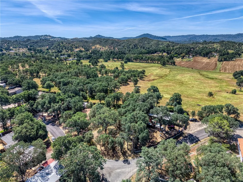 16793 Big Bear Lower Lake, CA 95457