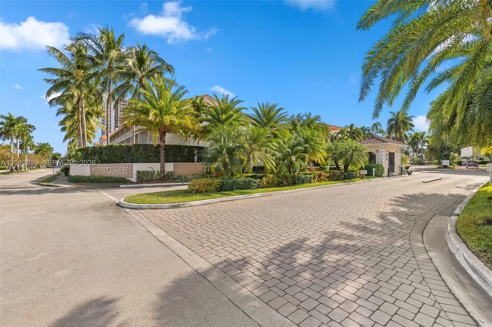 21216 Harbor Way #158-15 Aventura, FL 33180