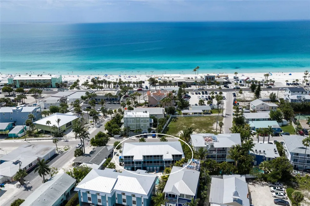 205 HIGHLAND AVENUE #2 Bradenton Beach, FL 34217