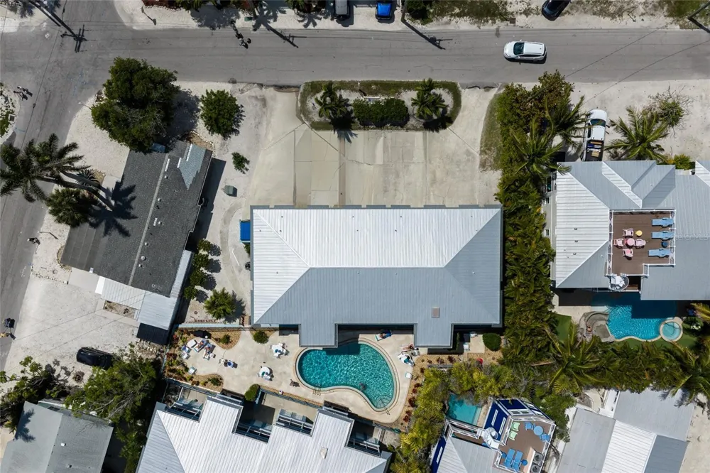 205 HIGHLAND AVENUE #2 Bradenton Beach, FL 34217