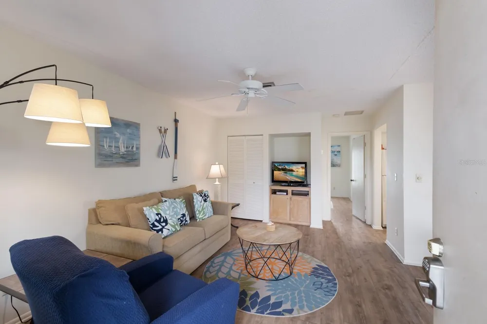 205 HIGHLAND AVENUE #2 Bradenton Beach, FL 34217