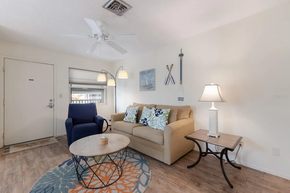 205 HIGHLAND AVENUE #2 Bradenton Beach, FL 34217