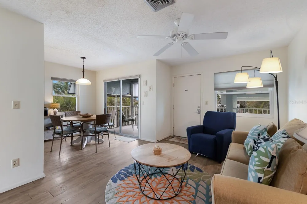 205 HIGHLAND AVENUE #2 Bradenton Beach, FL 34217