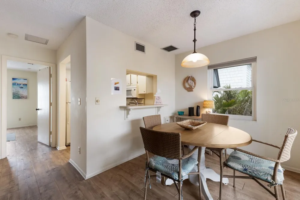 205 HIGHLAND AVENUE #2 Bradenton Beach, FL 34217