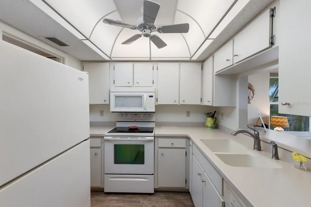 205 HIGHLAND AVENUE #2 Bradenton Beach, FL 34217