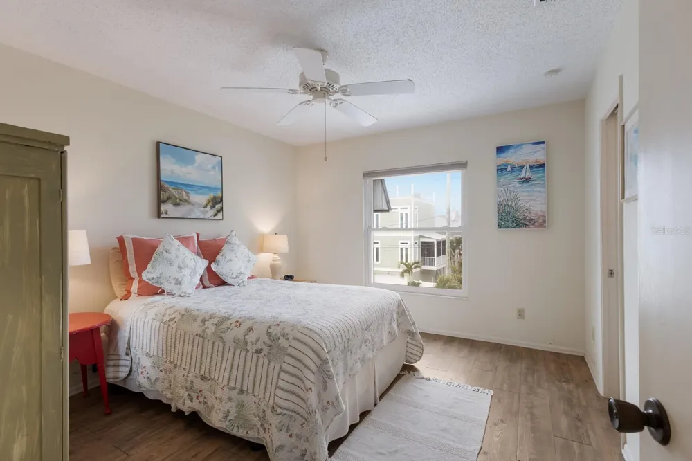 205 HIGHLAND AVENUE #2 Bradenton Beach, FL 34217