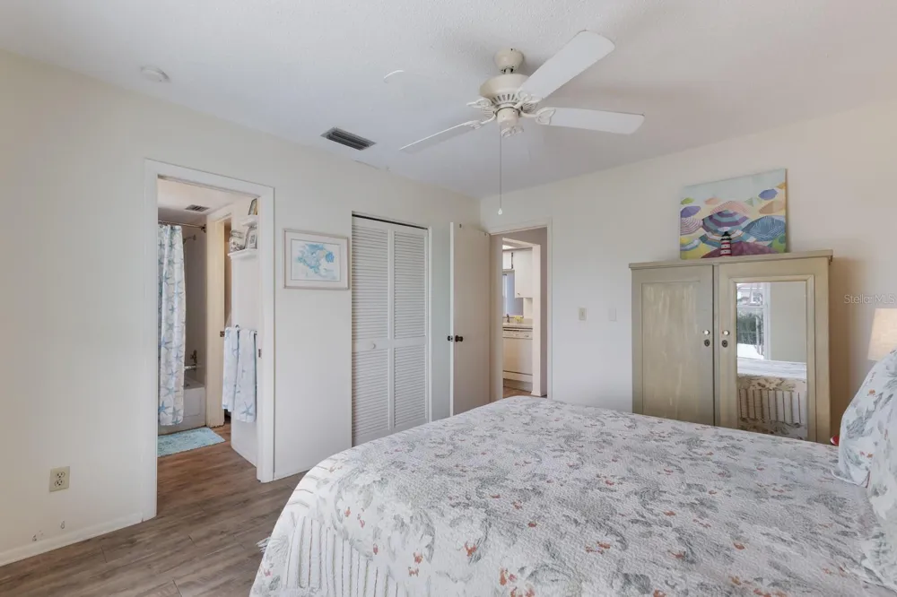 205 HIGHLAND AVENUE #2 Bradenton Beach, FL 34217