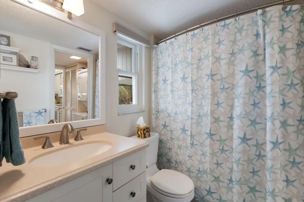 205 HIGHLAND AVENUE #2 Bradenton Beach, FL 34217