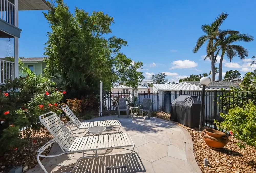 205 HIGHLAND AVENUE #2 Bradenton Beach, FL 34217
