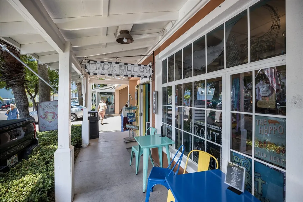 205 HIGHLAND AVENUE #2 Bradenton Beach, FL 34217