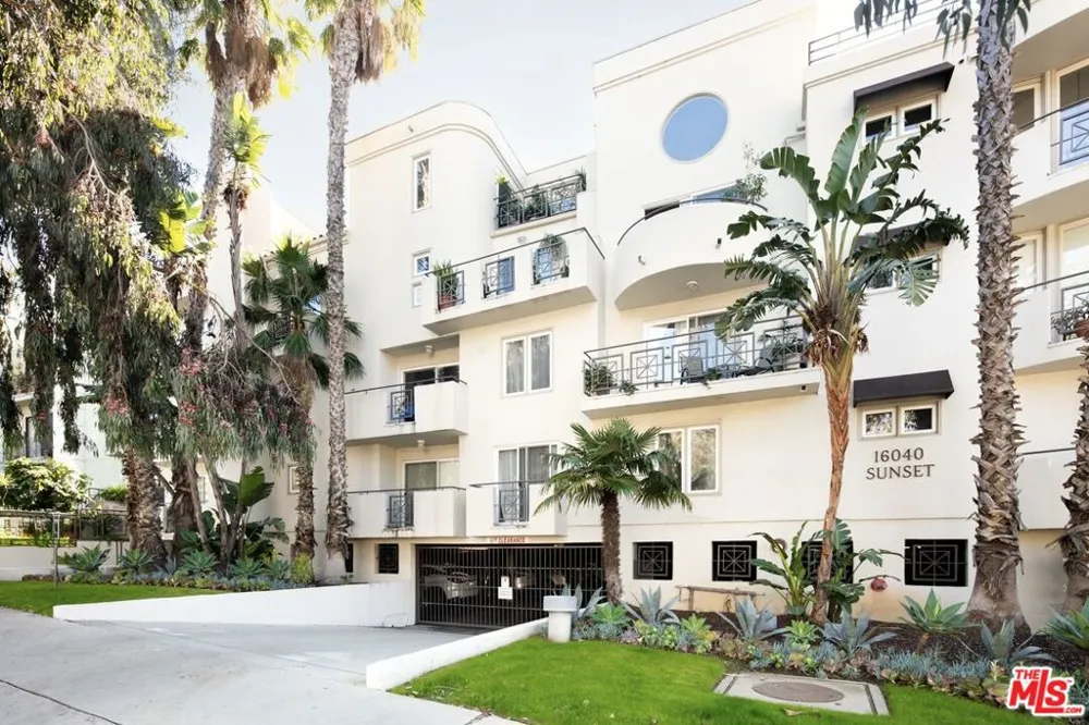 16040 W Sunset Boulevard #308 Pacific Palisades, CA 90272