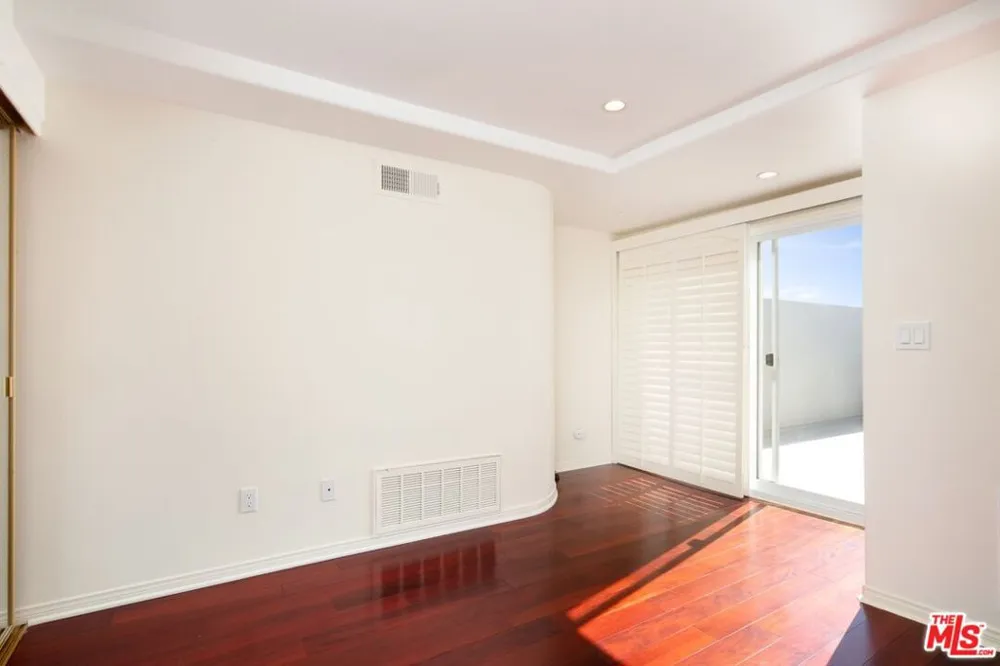16040 W Sunset Boulevard #308 Pacific Palisades, CA 90272