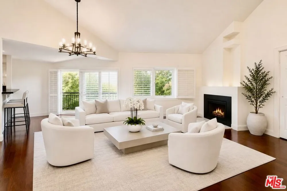 16040 W Sunset Boulevard #308 Pacific Palisades, CA 90272