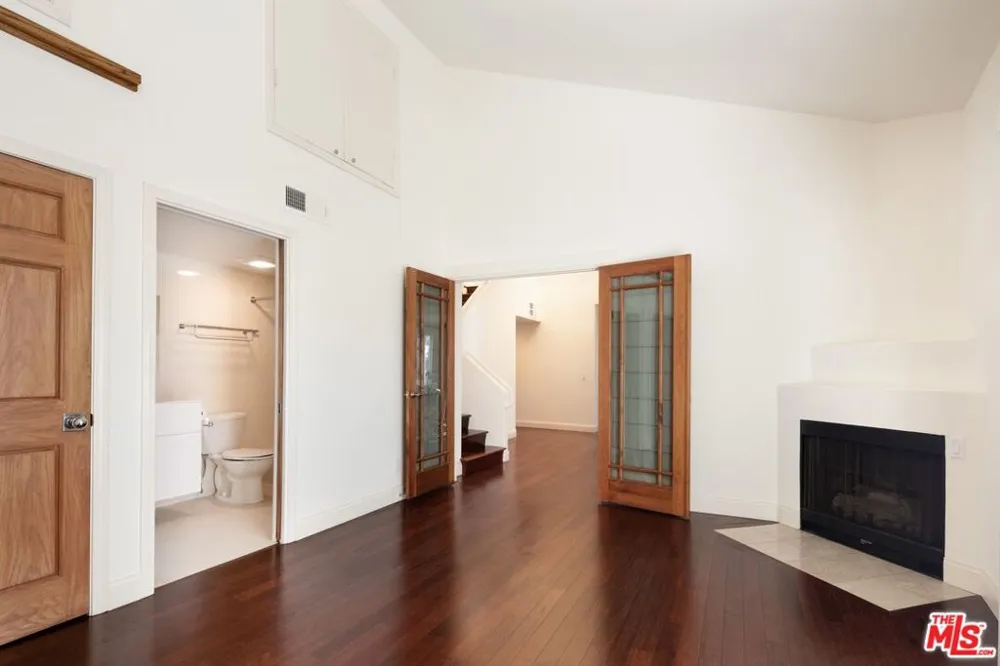 16040 W Sunset Boulevard #308 Pacific Palisades, CA 90272