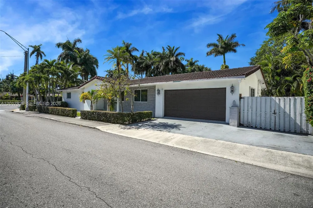 1301 Hollywood Blvd Hollywood, FL 33019