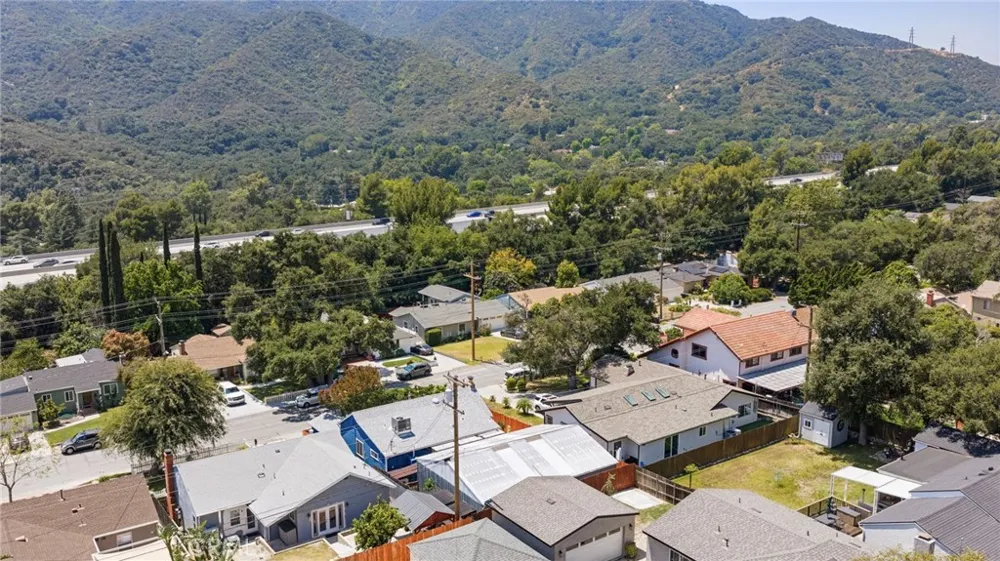 3427 encinal Street La Crescenta, CA 91214