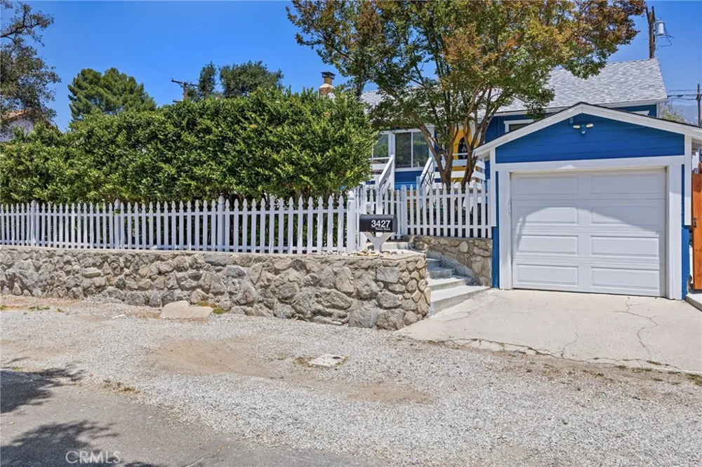 3427 encinal Street La Crescenta, CA 91214