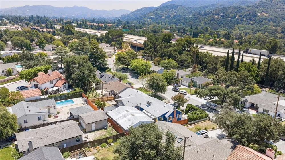 3427 encinal Street La Crescenta, CA 91214