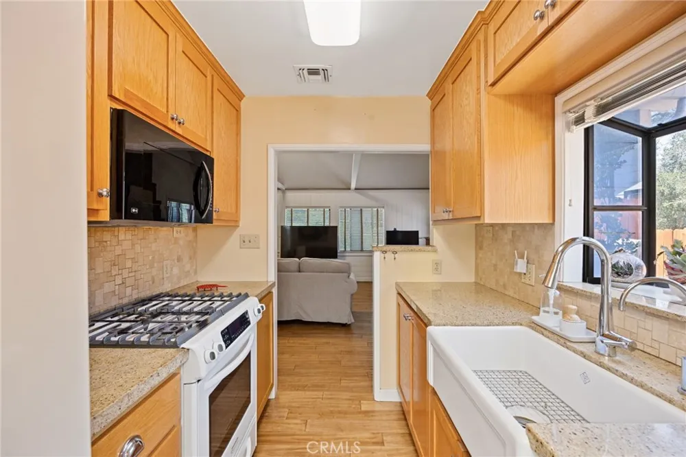 3427 encinal Street La Crescenta, CA 91214