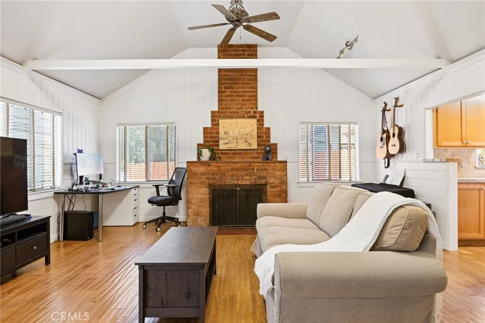 3427 encinal Street La Crescenta, CA 91214