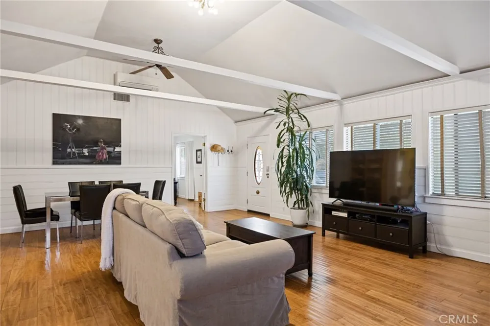 3427 encinal Street La Crescenta, CA 91214