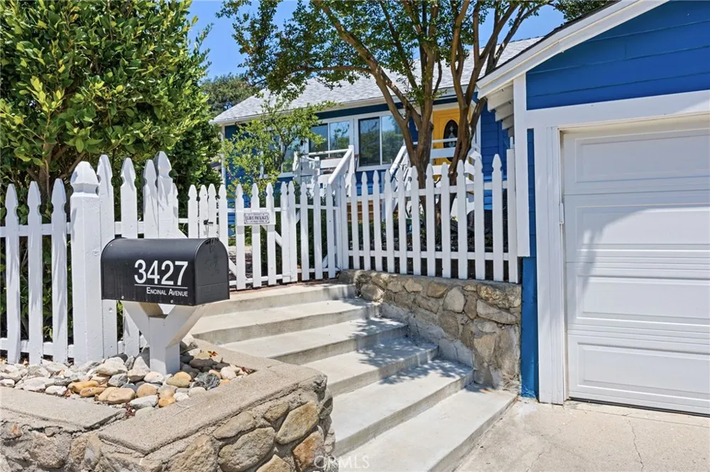 3427 encinal Street La Crescenta, CA 91214