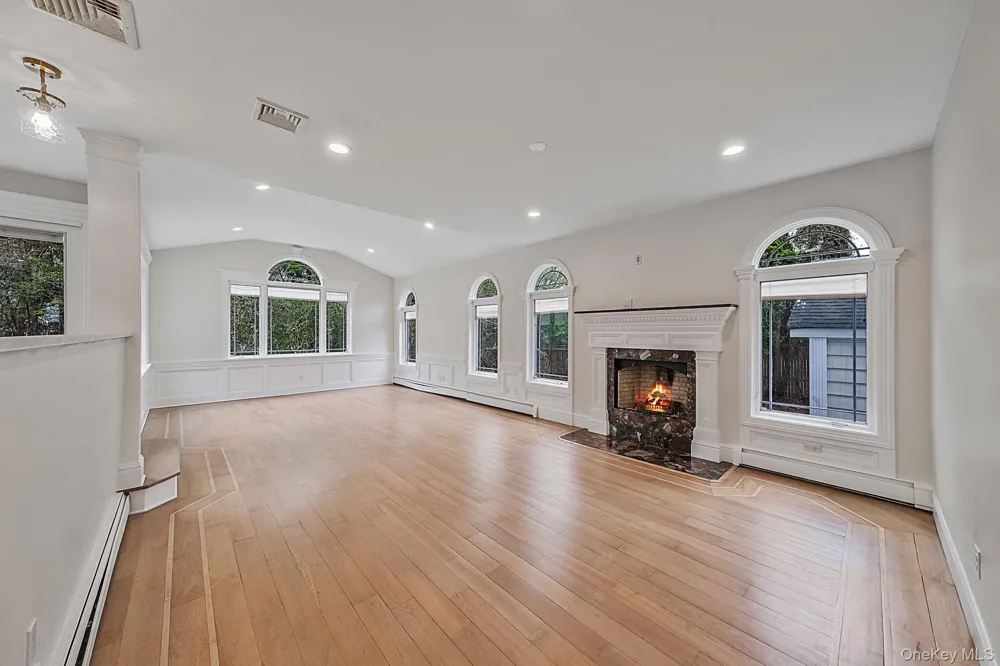 6 Robert Court Center Moriches, NY 11934