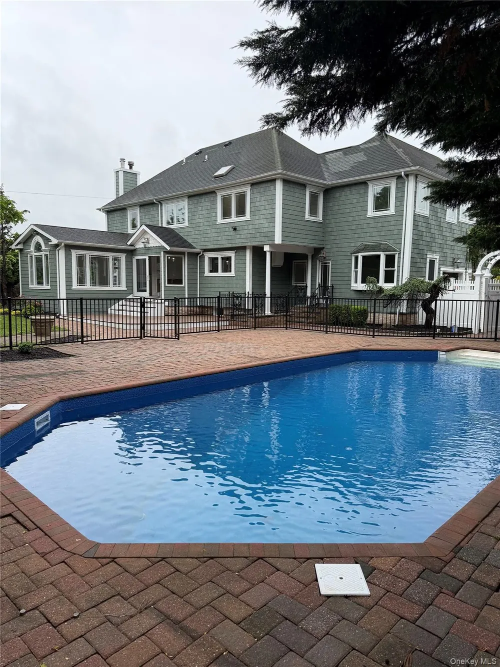 6 Robert Court Center Moriches, NY 11934