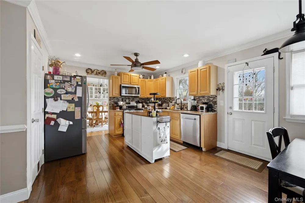 38 Elizabeth Drive Wading River, NY 11792