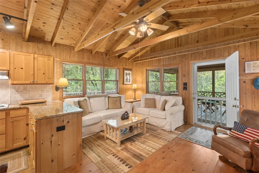 477 Lance Road Cashiers, NC 28717