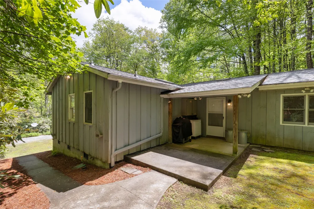 477 Lance Road Cashiers, NC 28717