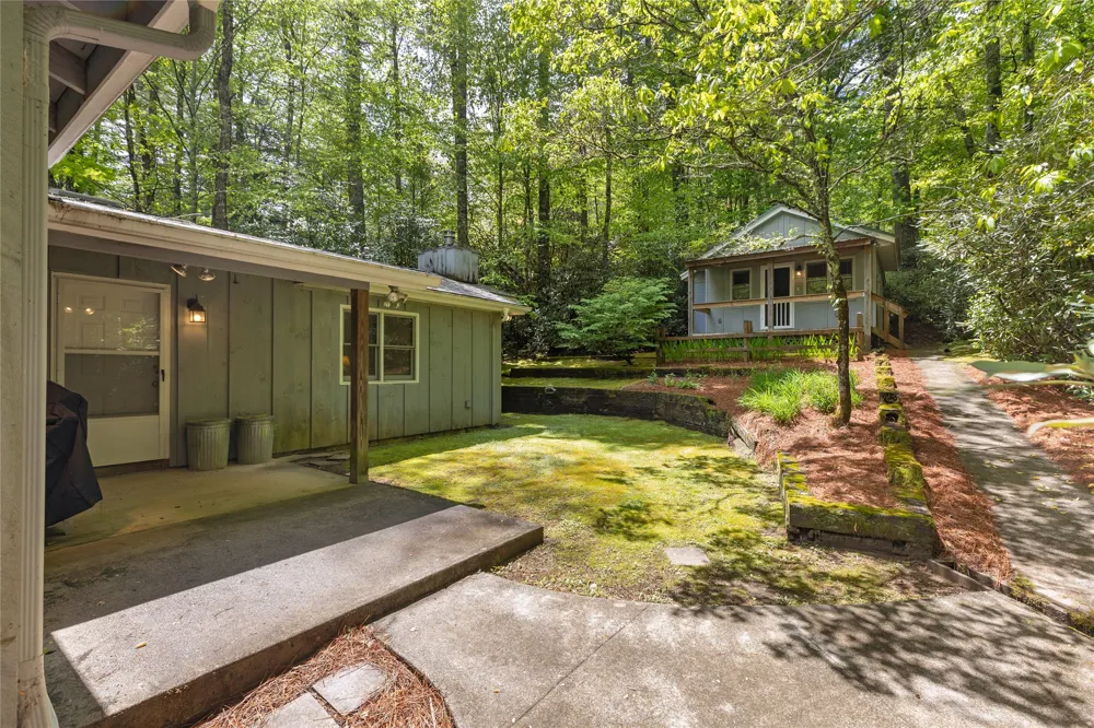 477 Lance Road Cashiers, NC 28717